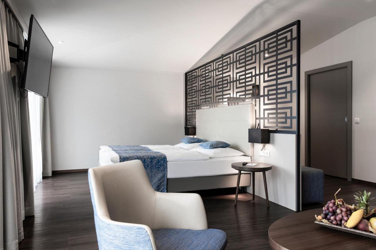 Nuhr Medical - Hotel & Restaurant Senftenberg ภายนอก รูปภาพ